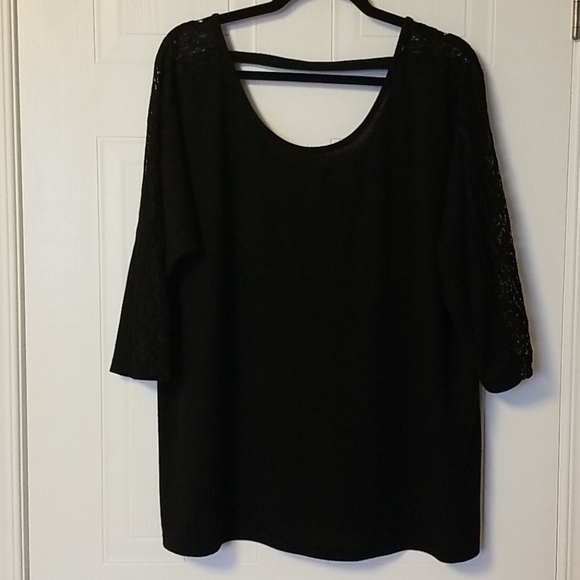 Black lightweight sweater with lace sleeves - Picture 1 of 3